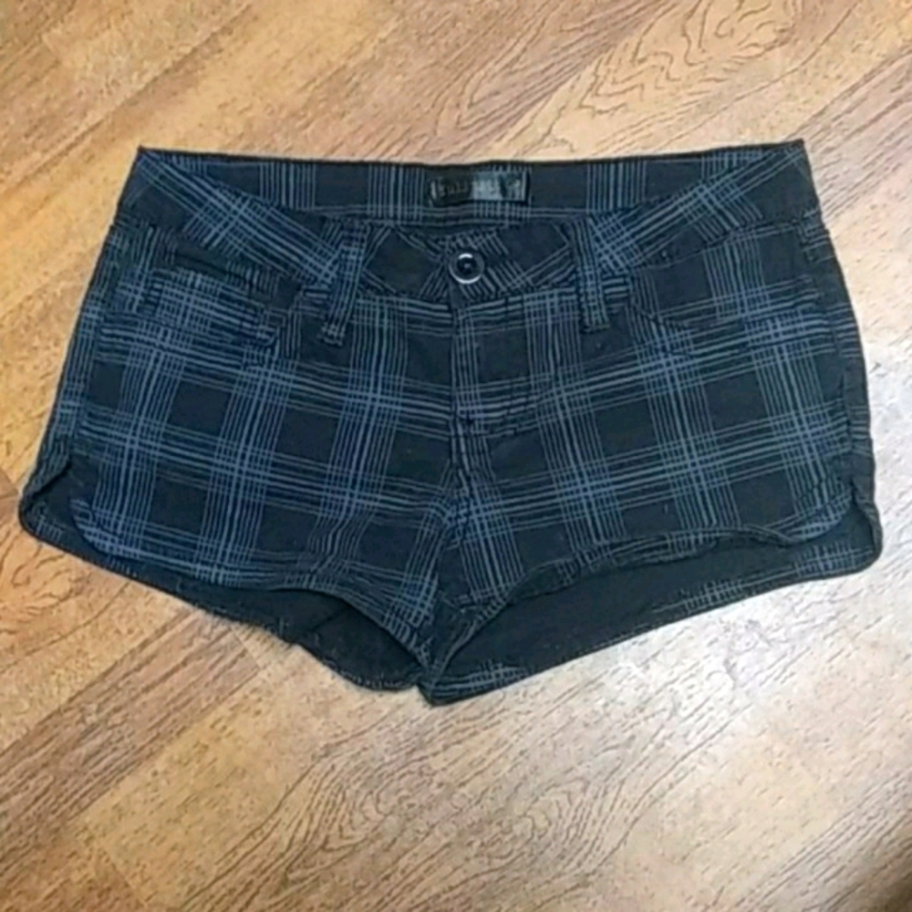 Full Tilt plaid shorts